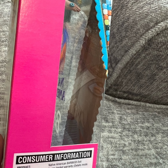 *New In Box* Vintage 1993 Special Edition, Second Edition Native American Barbie - Picture 10 of 12